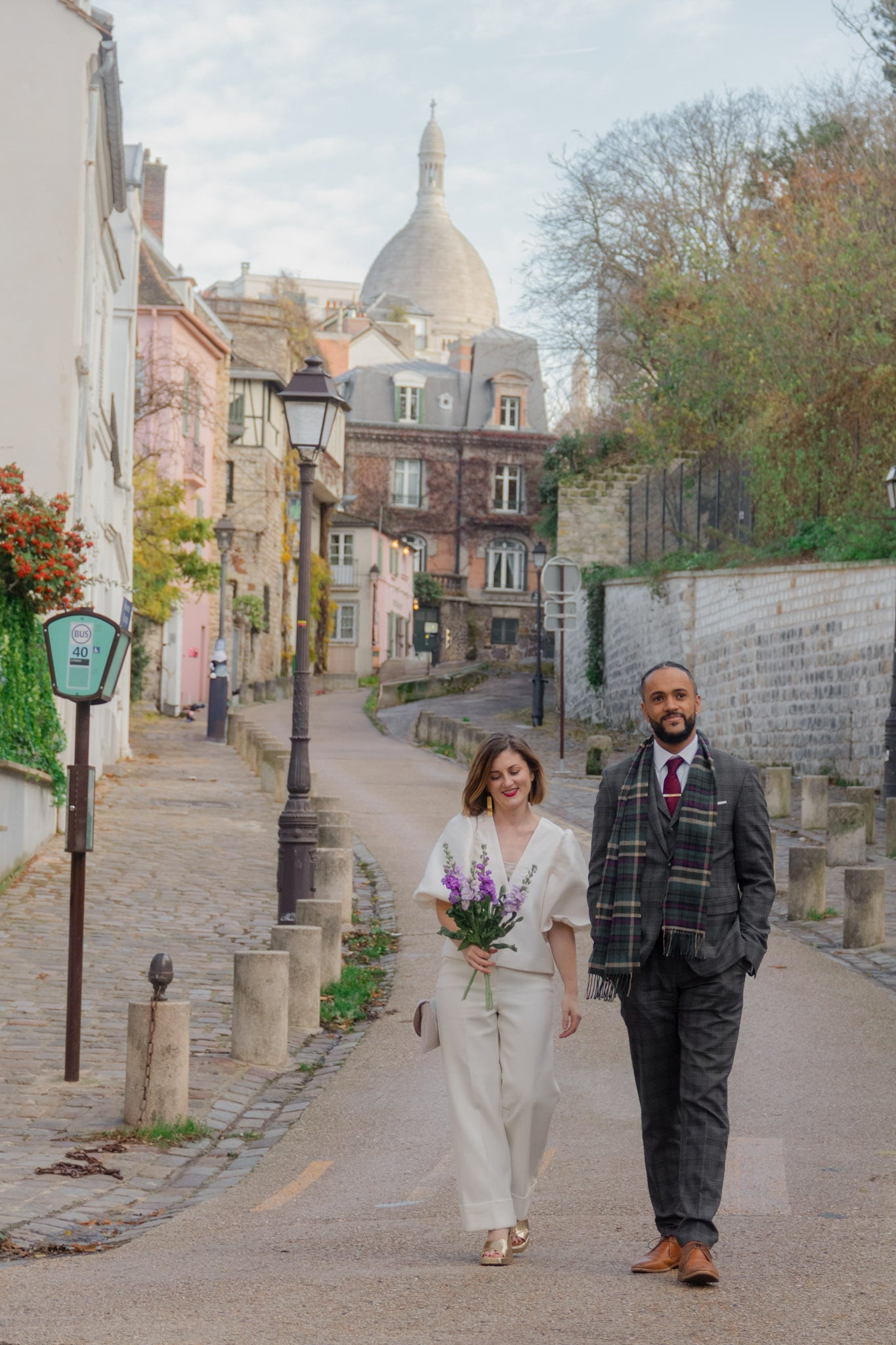 couple at montmartre rue de l'abreuvoir